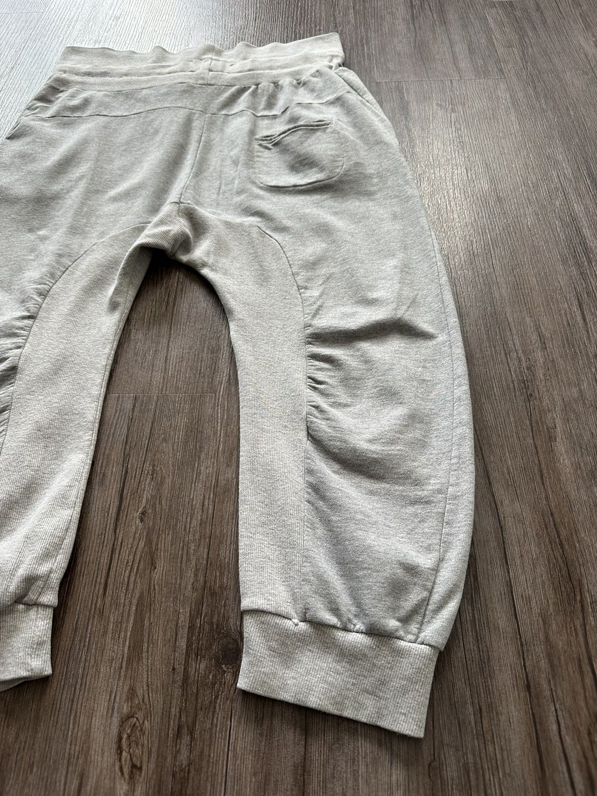 Maison Margiela 🧟‍♀️Maison Margiela🧟‍♀️ Line 10 Crop Sweatpants Size US 33 - 16 Thumbnail