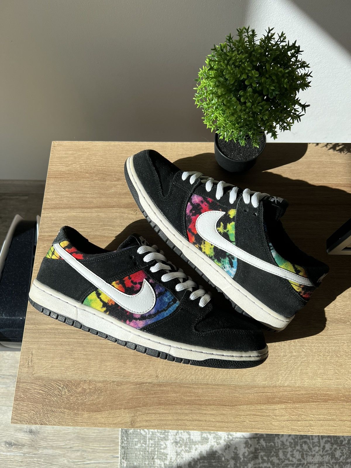 Nike Nike SB Dunk Low 'Ishod Wair Tie Dye' 819674-019 (10 US 44) Size US 10 / EU 43 - 8 Thumbnail