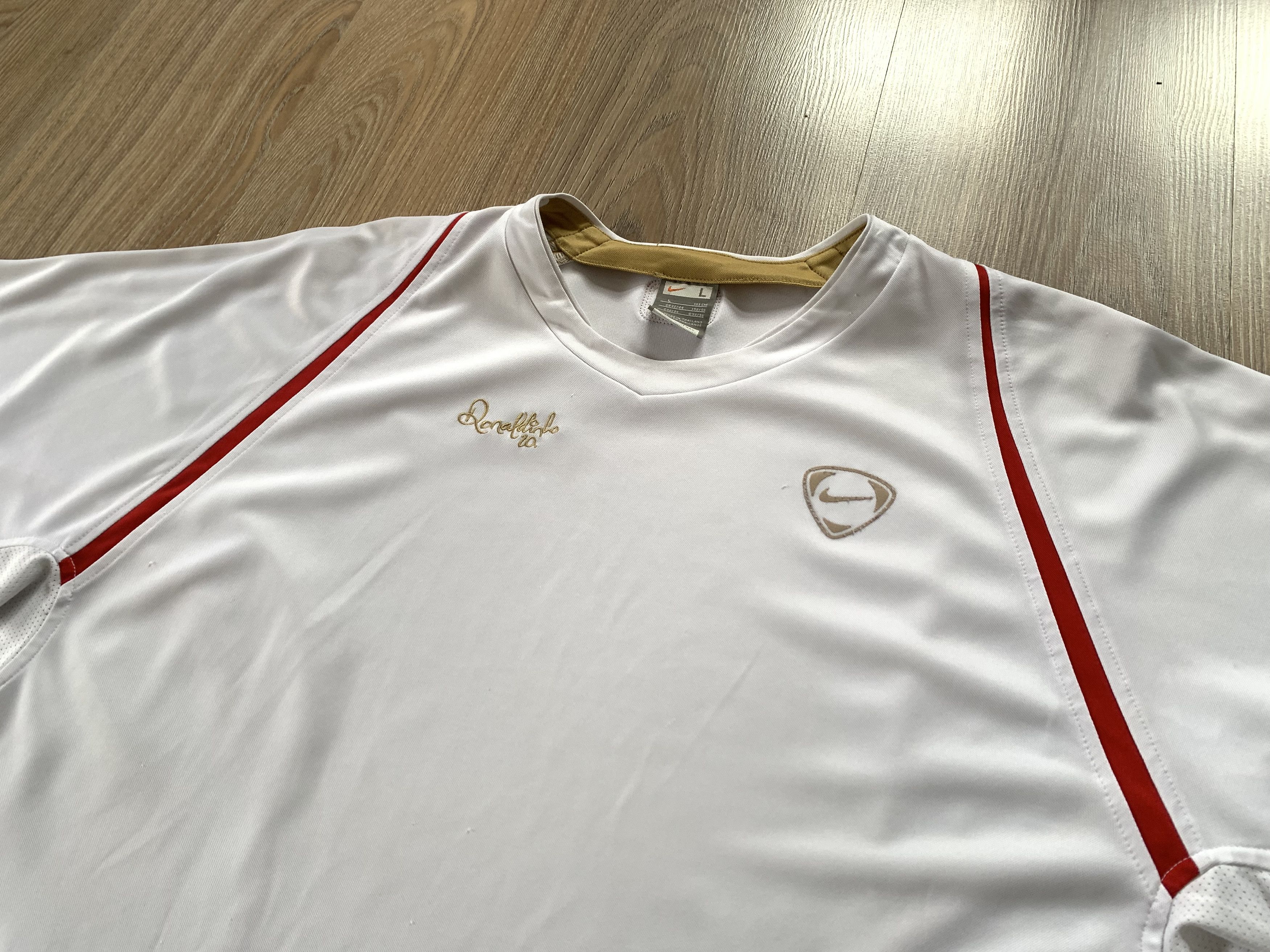 Nike Vintage Nike Ronaldinho R10 White Soccer Jersey Size US L / EU 52-54 / 3 - 4 Thumbnail