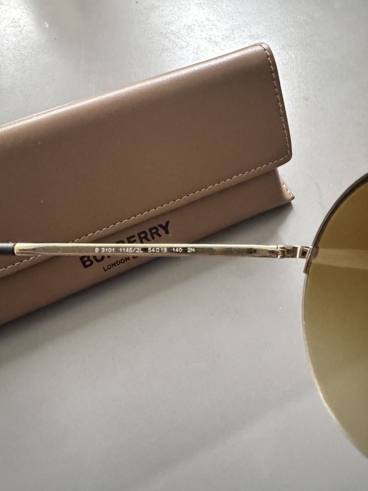 Burberry Burberry Vintage Round Frame Sunglasses Size ONE SIZE - 3 Thumbnail