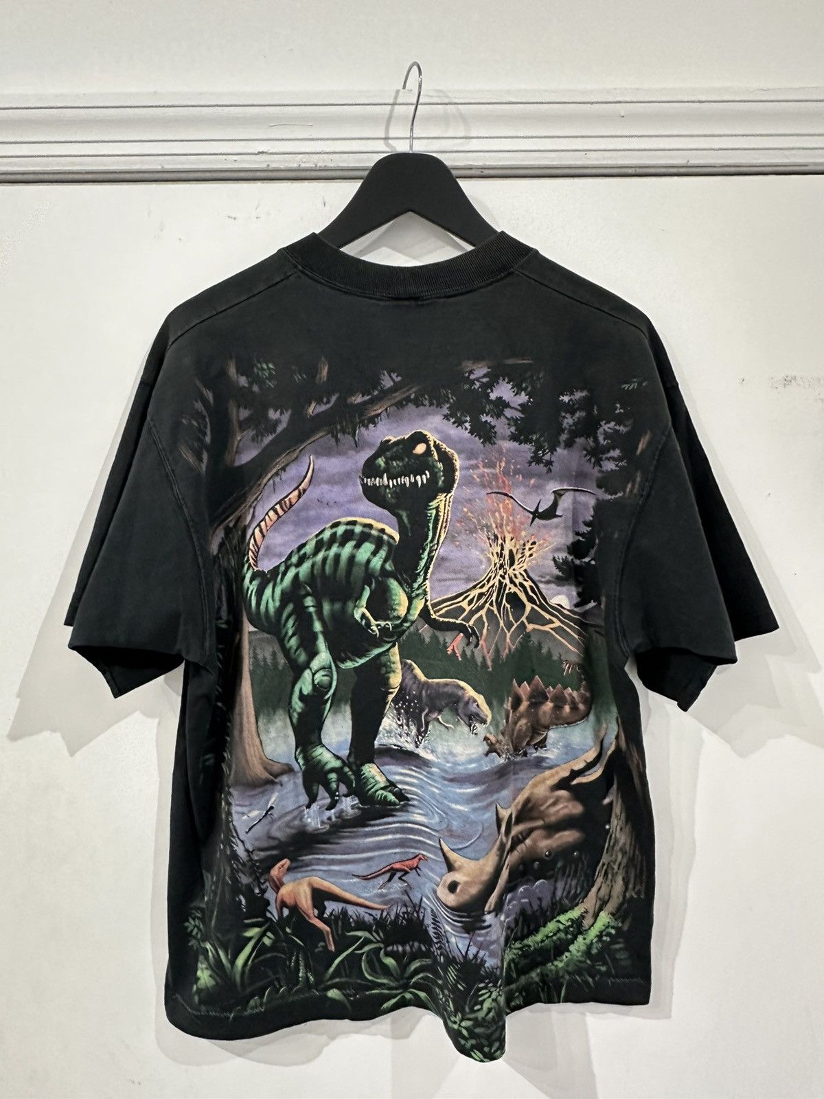 Liquid Blue Vintage Liquid Blue Dinosaur Size US L / EU 52-54 / 3 - 2 Thumbnail