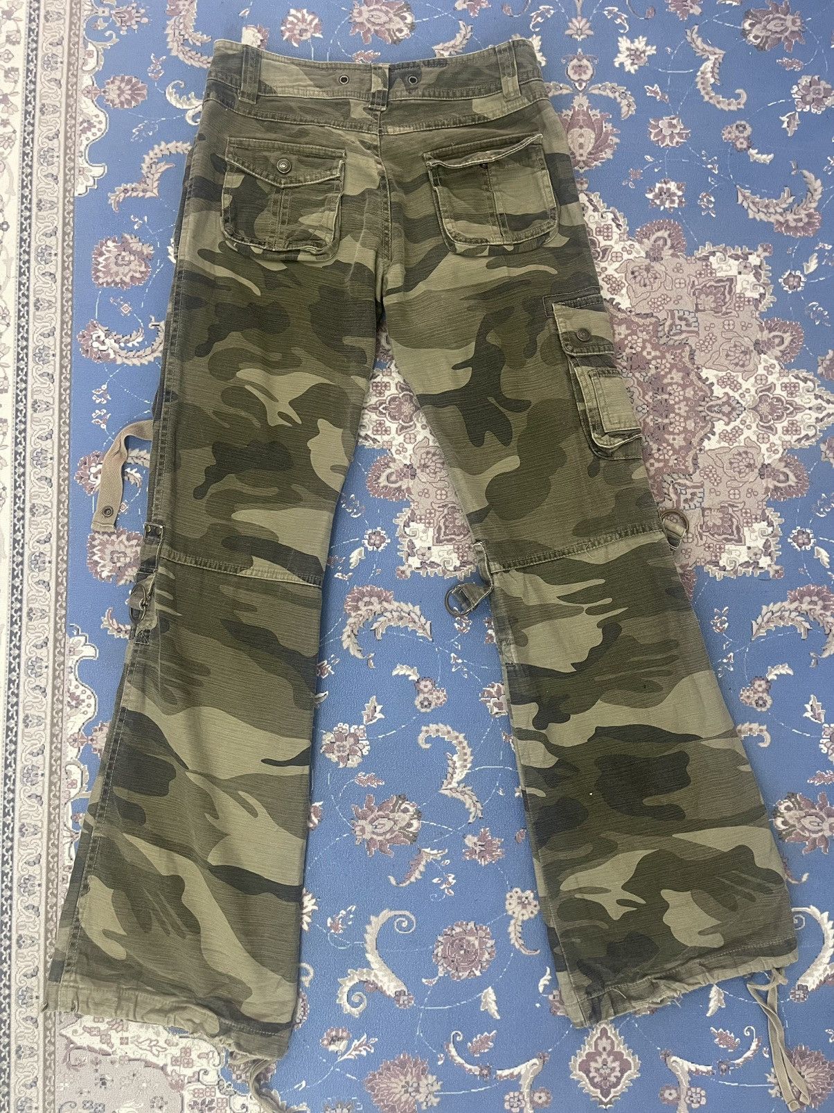 If Six Was Nine × Japanese Brand 🌞SUMMER SALE❌CAMOUFLAGE BONDAGE FLARE CARGO PANTS LGB Size US 28 / EU 44 - 4 Thumbnail