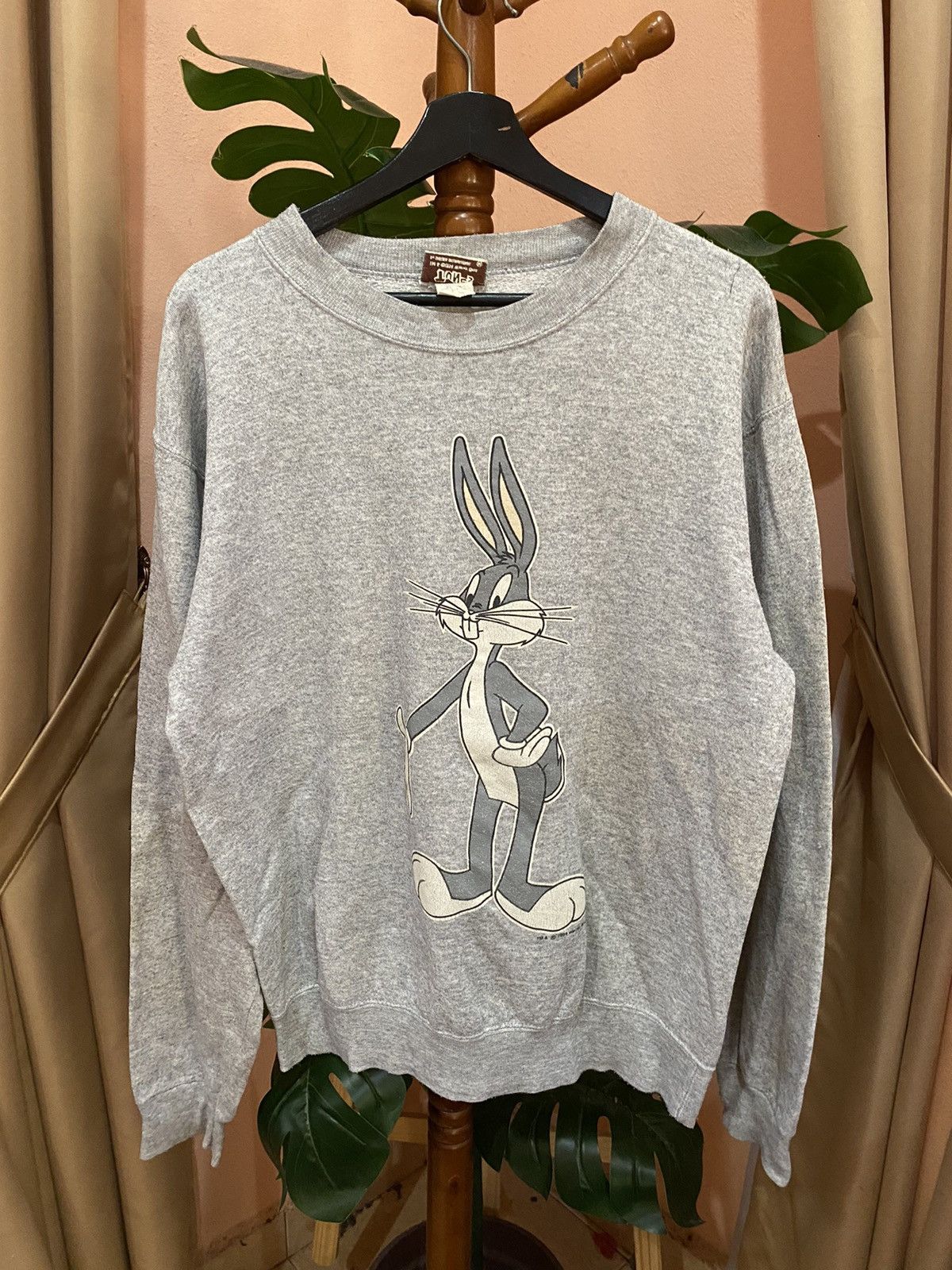 Warner Bros Vintage 1994 Looney Tunes Bugs Bunny Sweatshirt – Classic Size US M / EU 48-50 / 2 - 3 Thumbnail