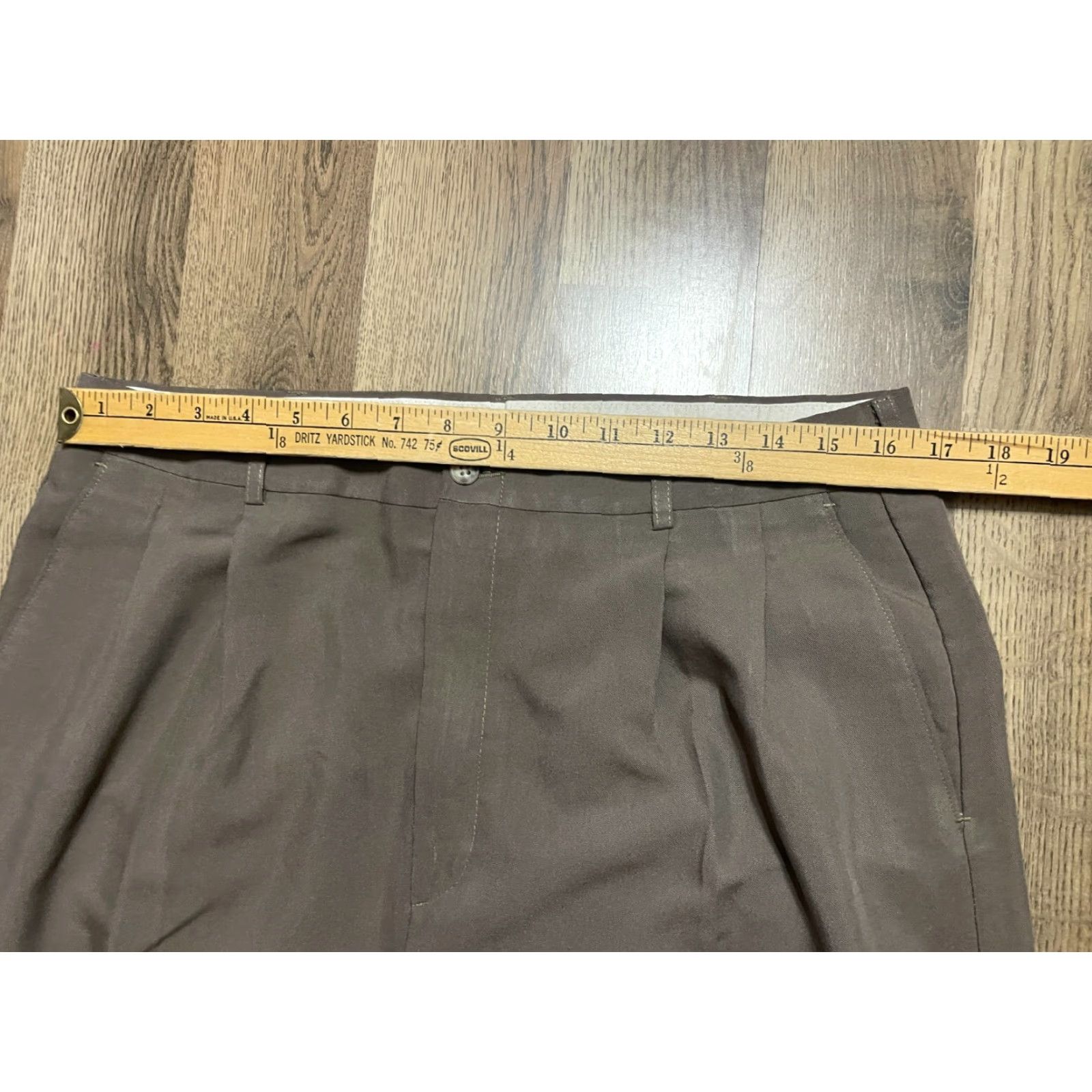 Haggar Haggar Pants Men 36x34 Brown Dress Pants Pleated 47" Length Regular Inseam 34 Straight Chino Vintage No Pattern Solid Casual Size US 36 / EU 52 - 4 Thumbnail