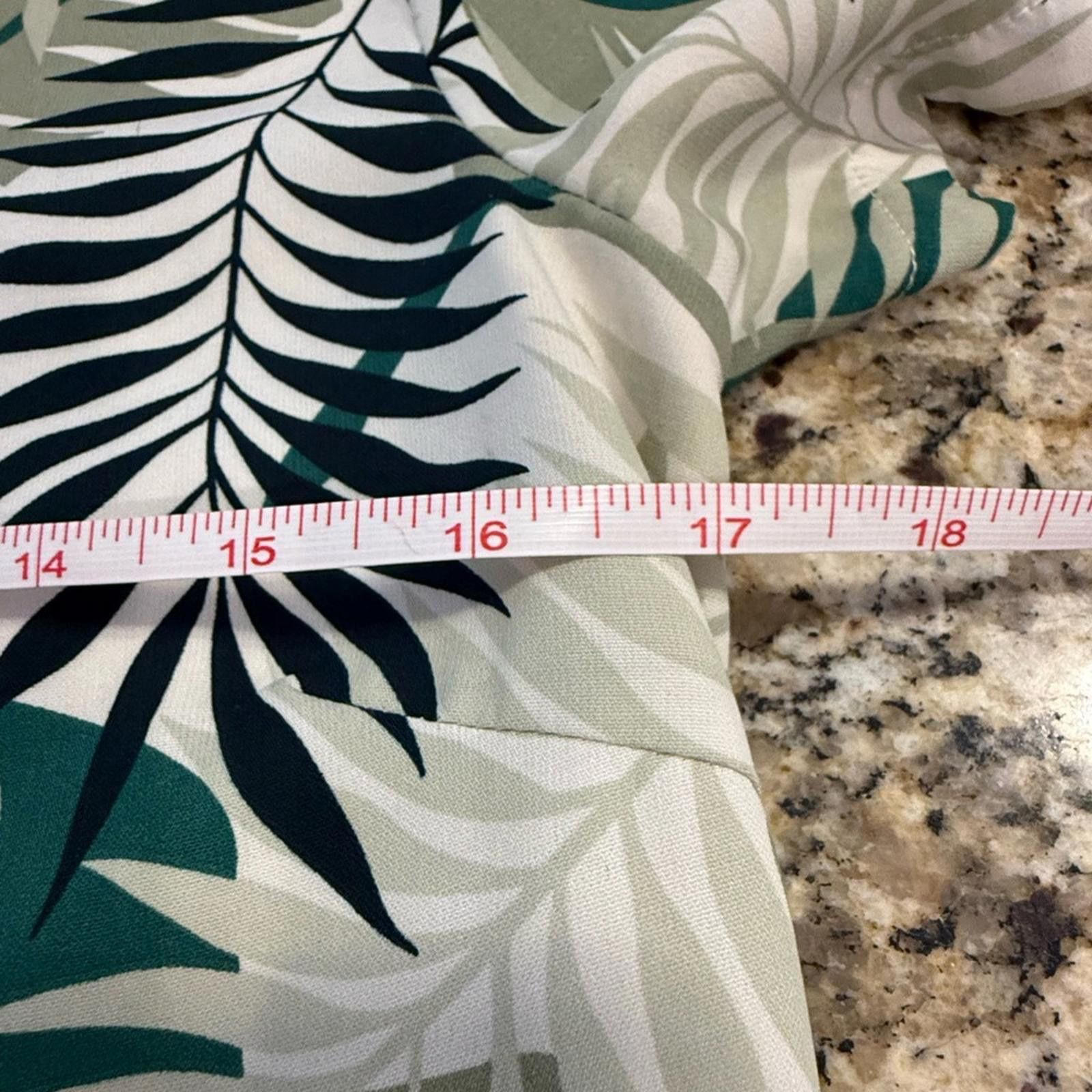 Lulus Lulus tropical palm leaf short sleeve sheath dress SZ XS Size XS / US 0-2 / IT 36-38 - 7 Thumbnail