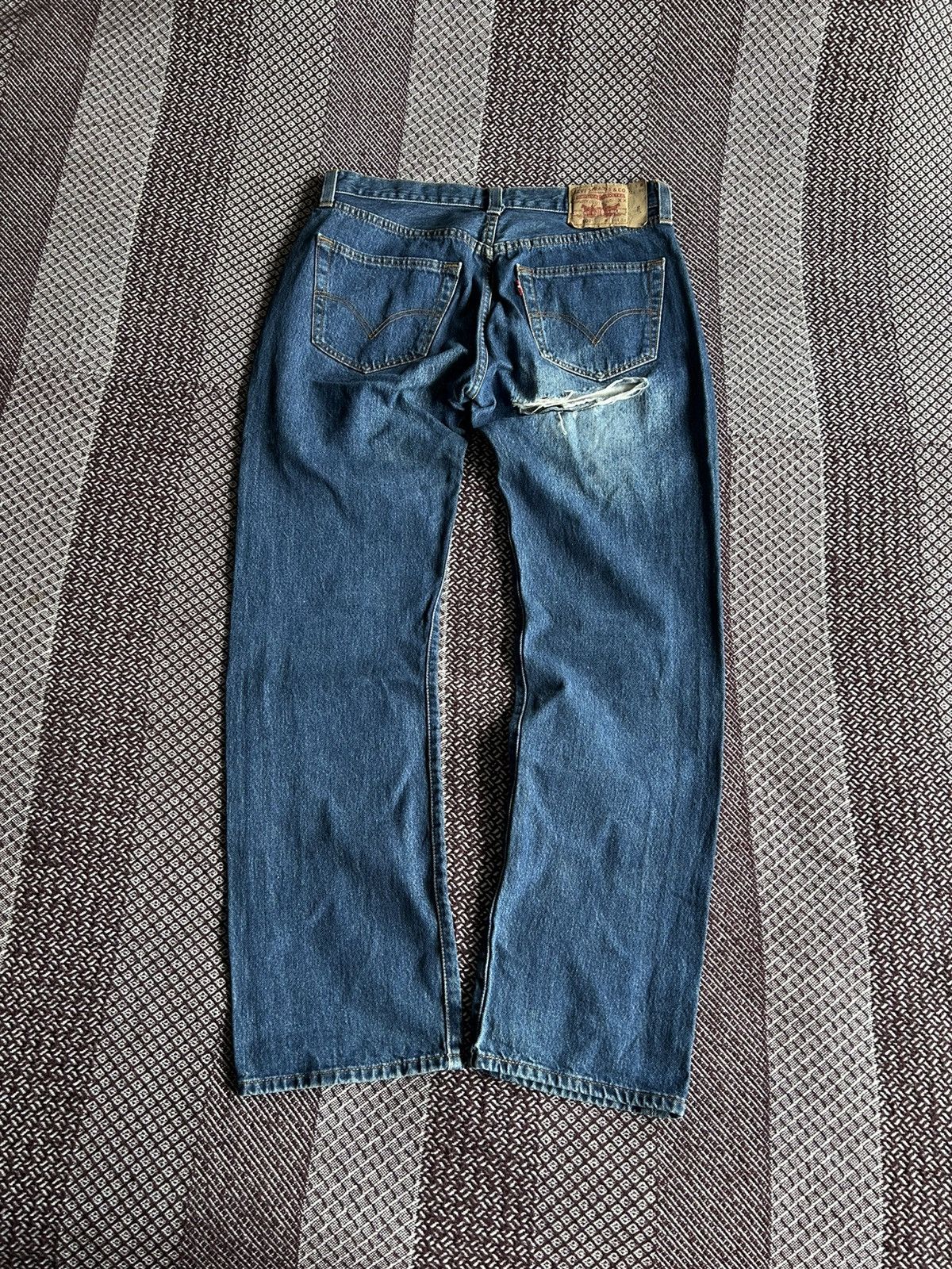 Levi's × Vintage Vintage Levis 501 Distressed Jeans Baggy Fit Size 34 X 32 Size US 34 / EU 50 - 1 Thumbnail