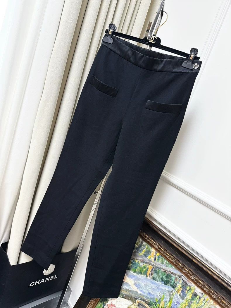 Chanel Chanel 22A black casual trousers Size 25" / US 0 / IT 36 - 1 Thumbnail