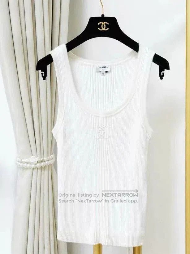 Chanel Chanel 25C White Knit Sleeveless Top. Size US L / EU 52-54 / 3 - 7 Thumbnail