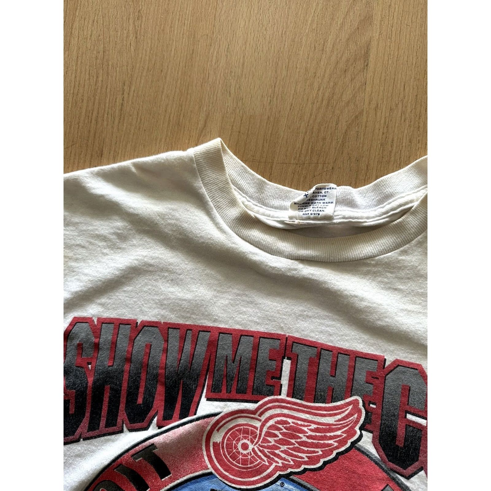 Starter VINTAGE Detroit Red Wings Shirt NHL 1997 Starter XL White Men Crew Neck Short Sleeve Logo 90s Sports USA Size US XL / EU 56 / 4 - 7 Thumbnail