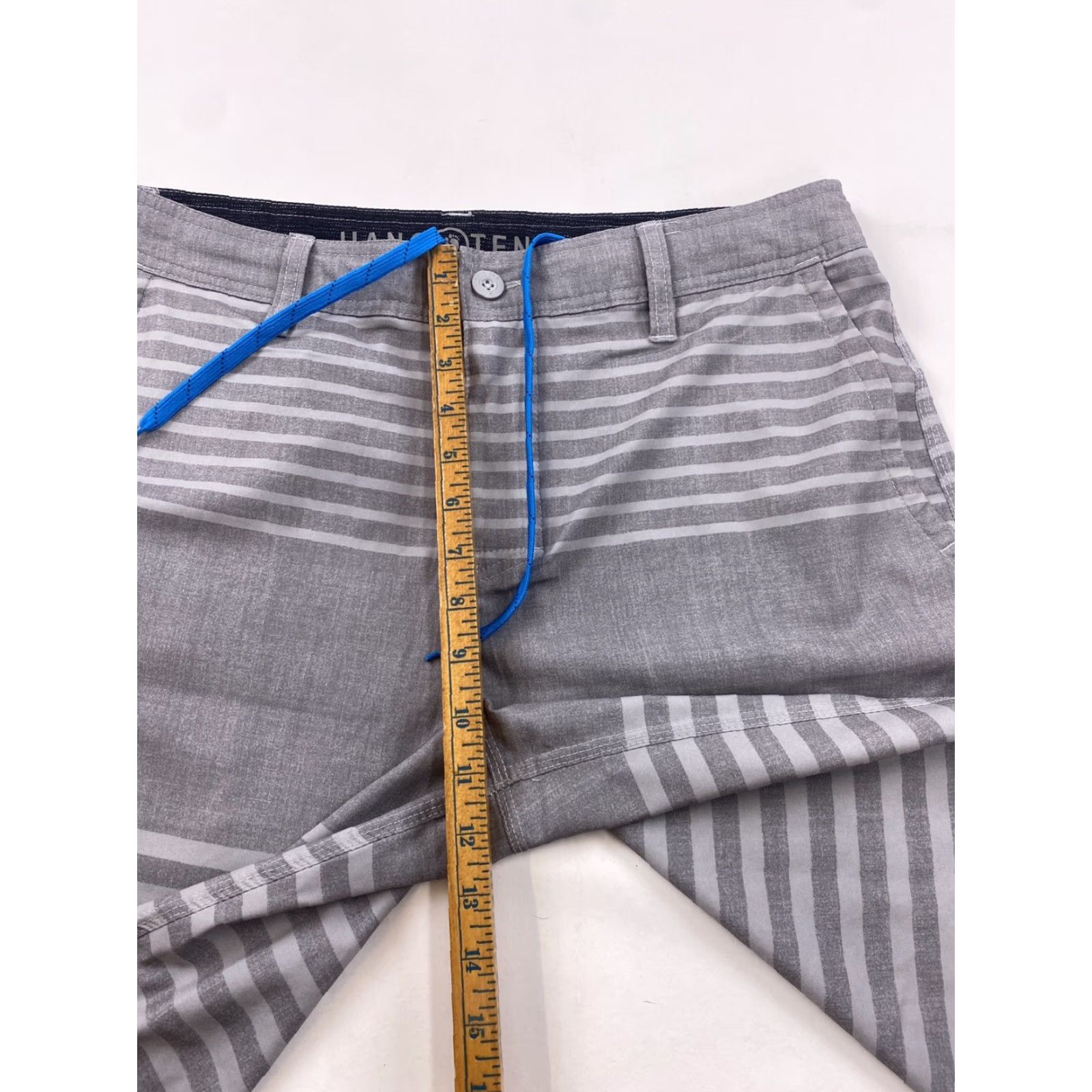 Hang Ten Hang Ten Shorts Bermuda Men 34 Gray Striped Pockets Casual Regular Front Flat Front Size US 34 / EU 50 - 5 Thumbnail