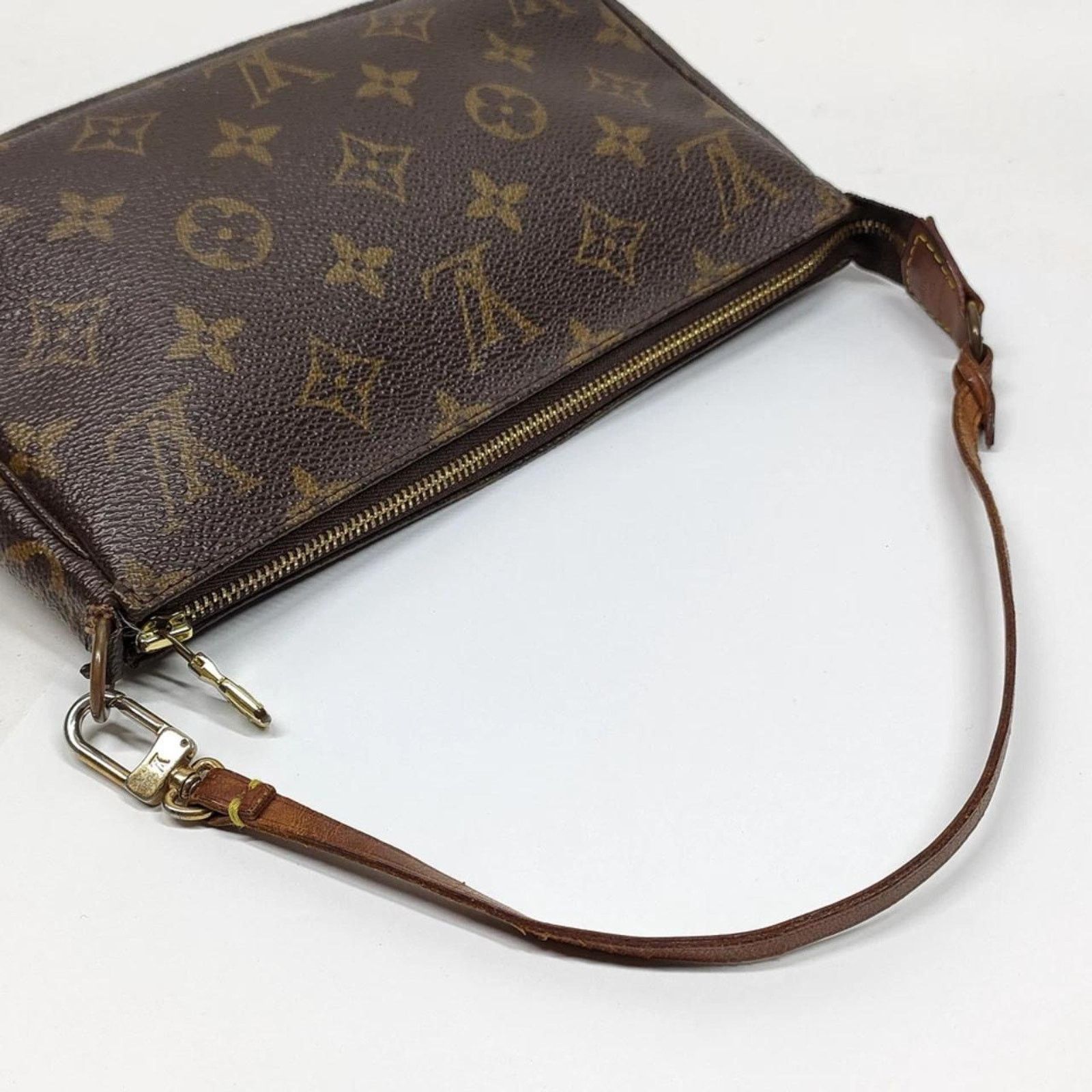 Louis Vuitton Authentic louis vuitton lv m51980 Size ONE SIZE - 4 Thumbnail