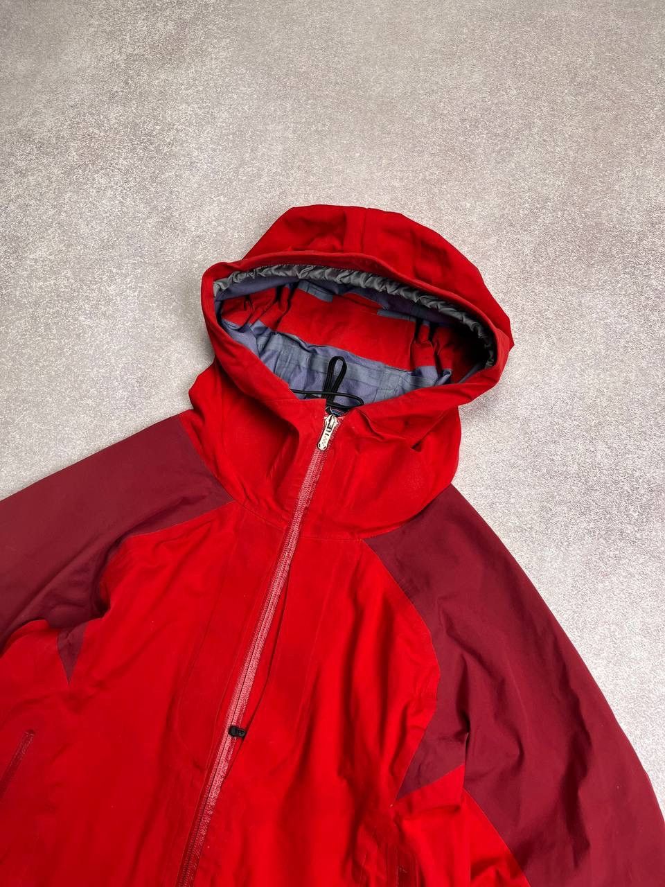 Patagonia × Vintage Vintage Patagonia Waterproof Womans Jacket Y2K M Size M / US 6-8 / IT 42-44 - 2 Thumbnail