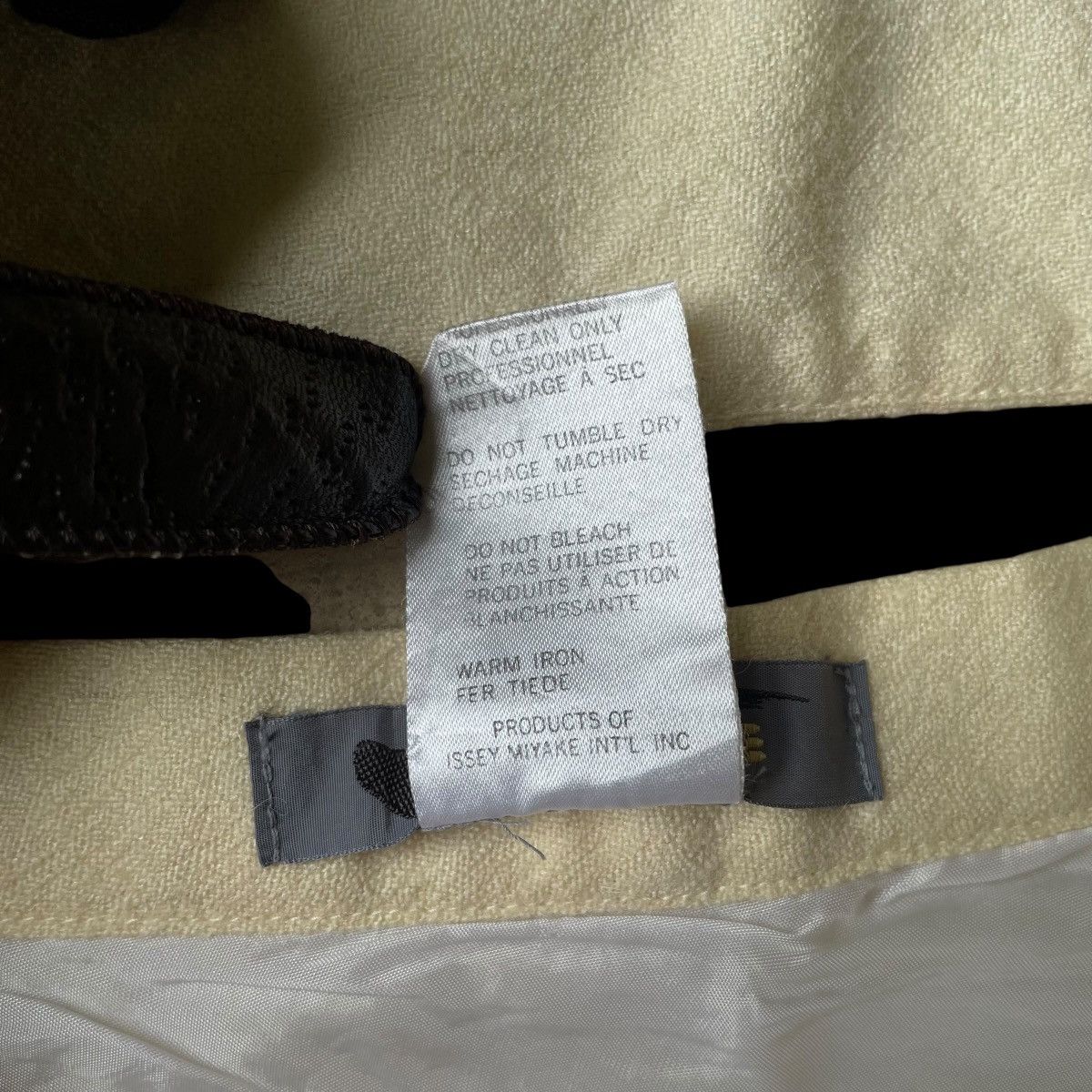 Issey Miyake Vintage Rare 80s Issey Miyake Wool Alpaca Summer Pants Size US 26 / EU 42 - 13 Thumbnail