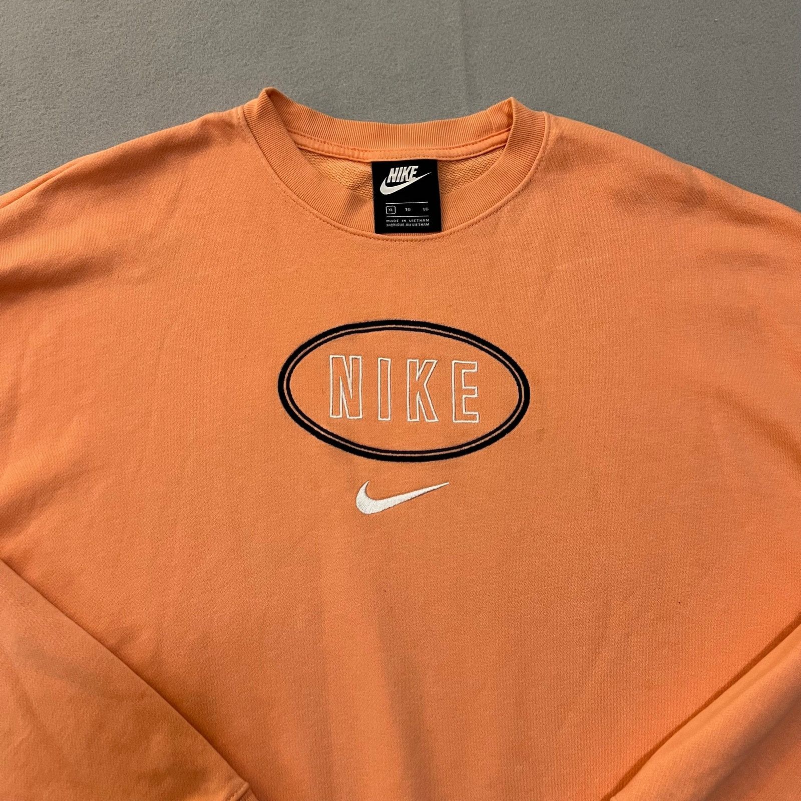 Nike Nike Crewneck Sweatshirt Womens XL Orange Center Logo Swoosh Size XL / US 12-14 / IT 48-50 - 10 Thumbnail