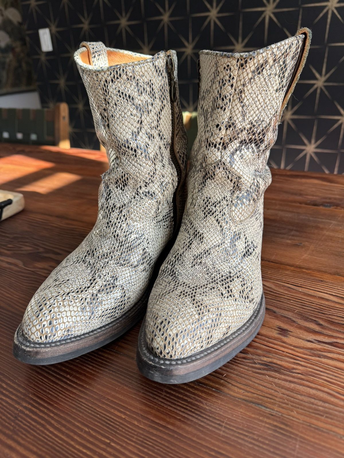 Santa Rosa SOP Heartbreakers in white snake Size US 7.5 / EU 40-41 - 1 Thumbnail