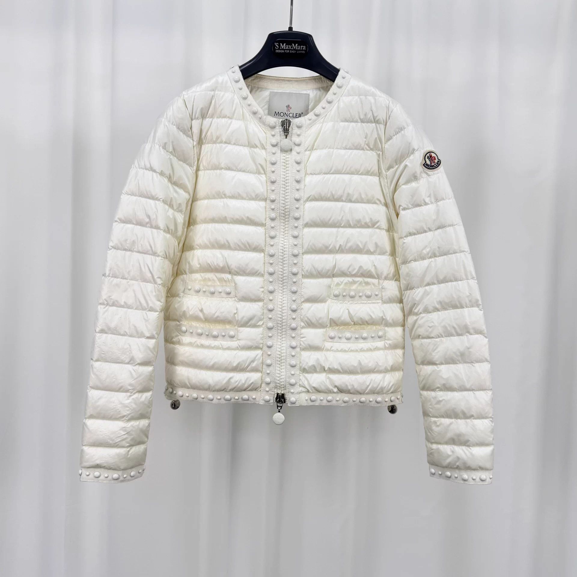 Moncler Moncler white embroidered logo puffer coat 0 99 new Size XS / US 0-2 / IT 36-38 - 1 Thumbnail