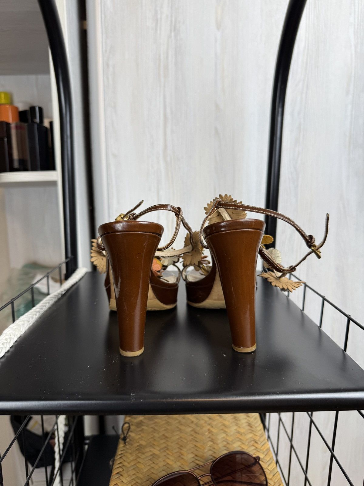 Prada Prada Milano patent leather flower sandals heels Size US 8 / IT 38 - 13 Thumbnail
