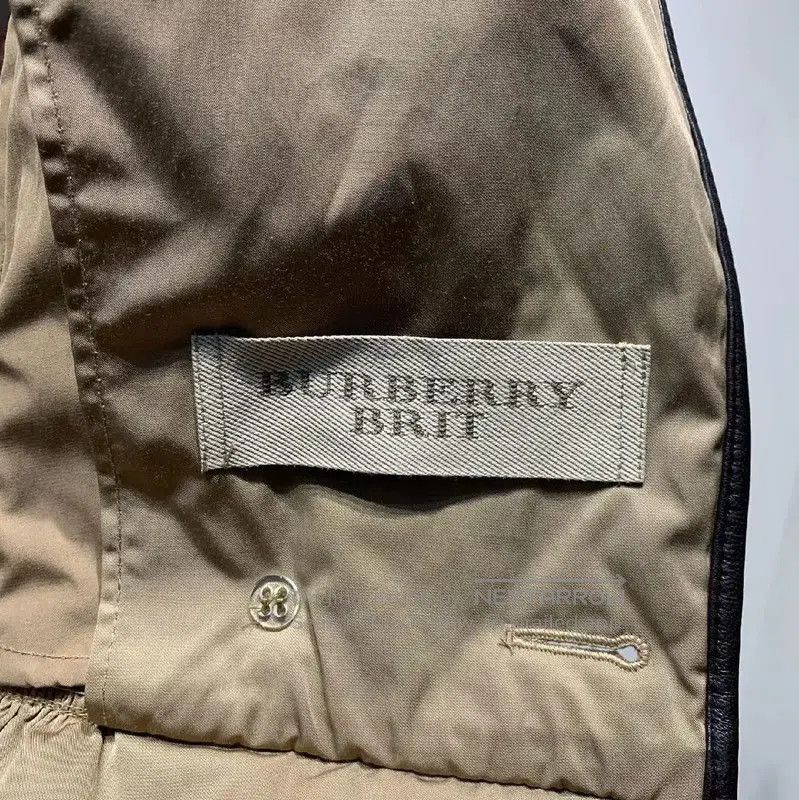Burberry Burberry Quilted Cotton Jacket in Khaki. Size XS / US 0-2 / IT 36-38 - 6 Thumbnail