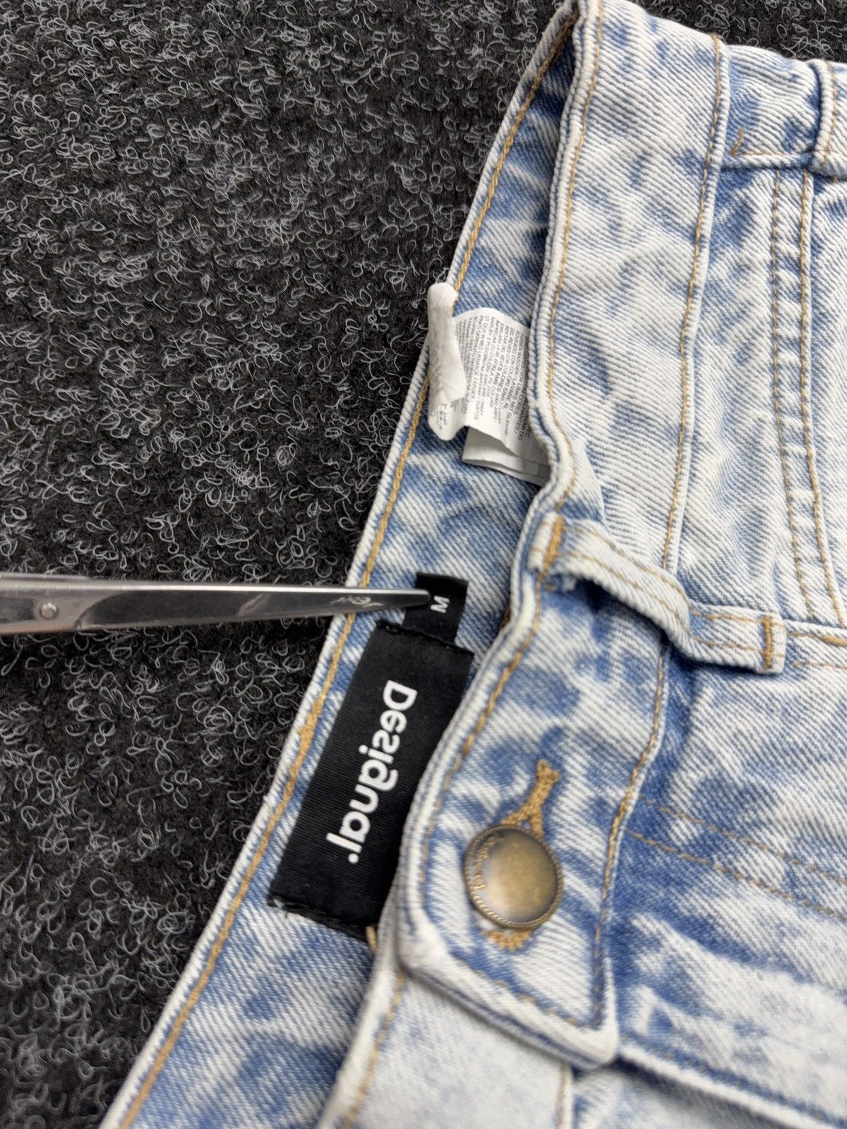 Desigual 00s Y2K Desigual Disney Mickey Patchwork Distressed Jeans Size 28" / US 6 / IT 42 - 10 Thumbnail
