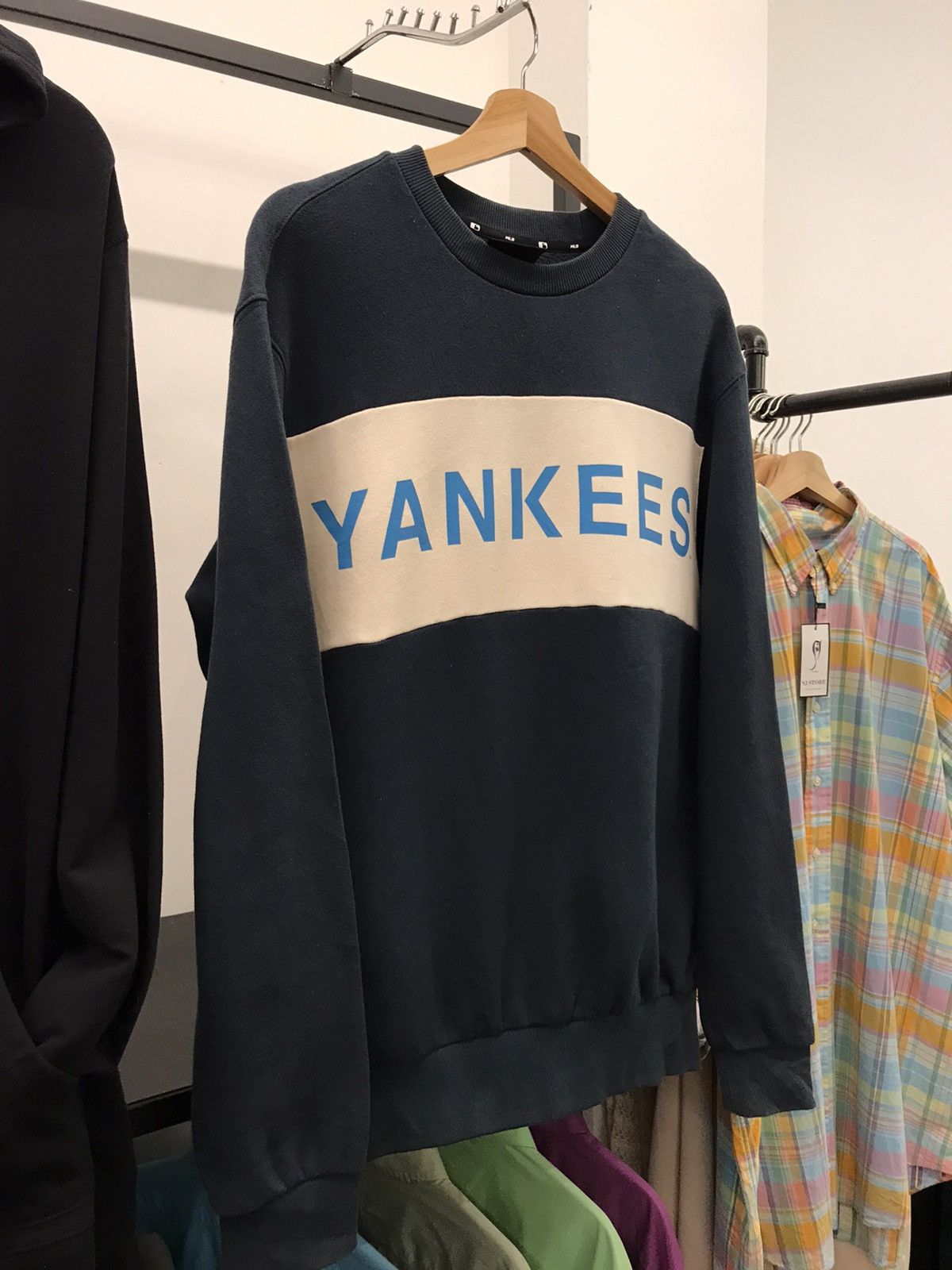MLB × Vintage Yankees MLB bold Logo Size US L / EU 52-54 / 3 - 5 Thumbnail