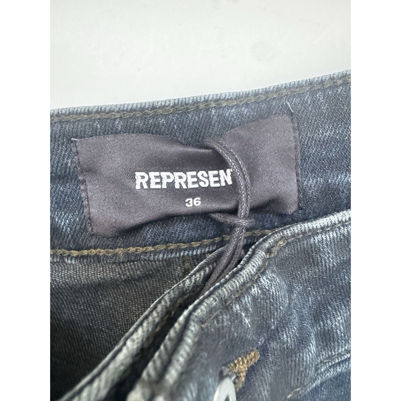 Represent Clo. Represent Men's R1 ESSENTIAL DENIM Size 36 NWT Studio Blue Size US 36 / EU 52 - 5 Thumbnail