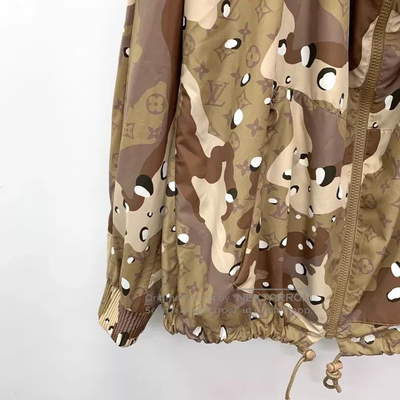 Louis Vuitton Louis Vuitton Dark brown camo logo full print hooded long Size US S / EU 44-46 / 1 - 4 Thumbnail