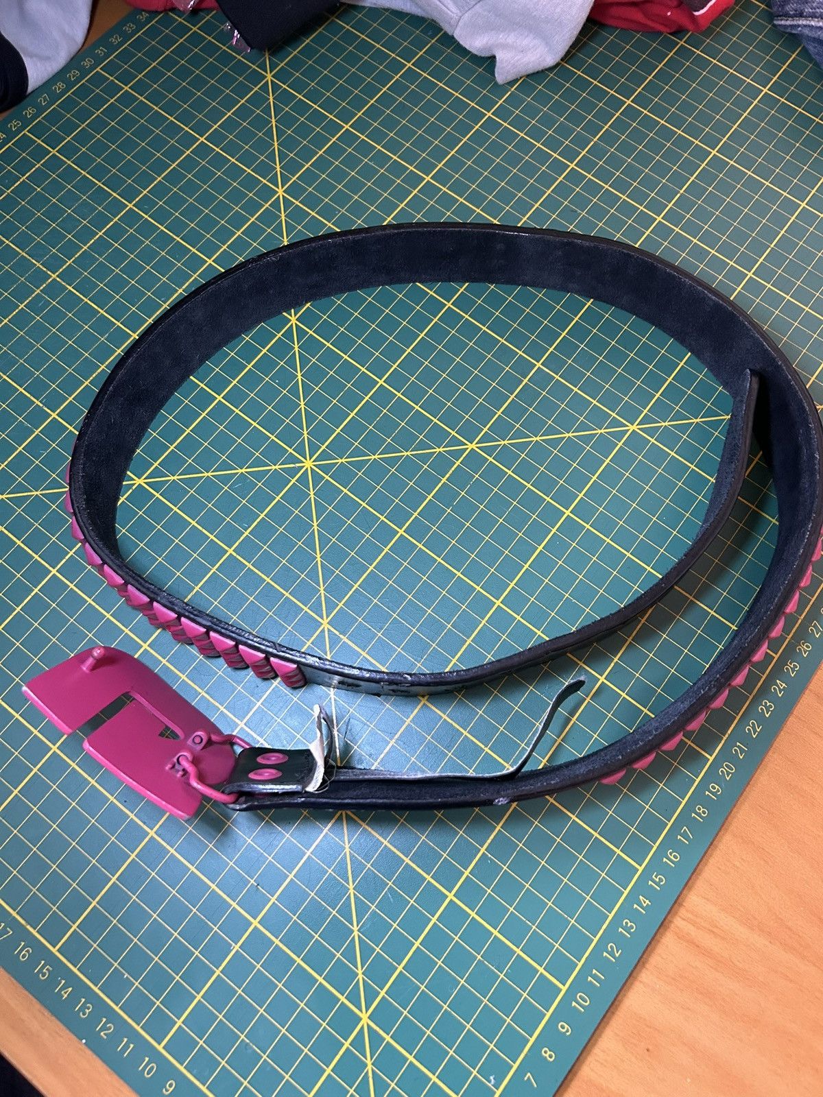 Burton Vintage Burton pink studded leather belt Size ONE SIZE - 13 Thumbnail