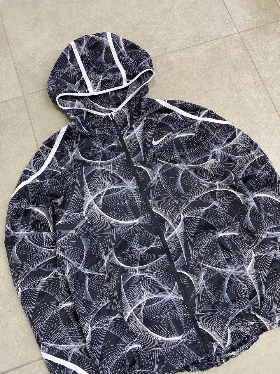 Nike Nike Womens Shield Impossibly Light Jacket Size M / US 6-8 / IT 42-44 - 8 Thumbnail
