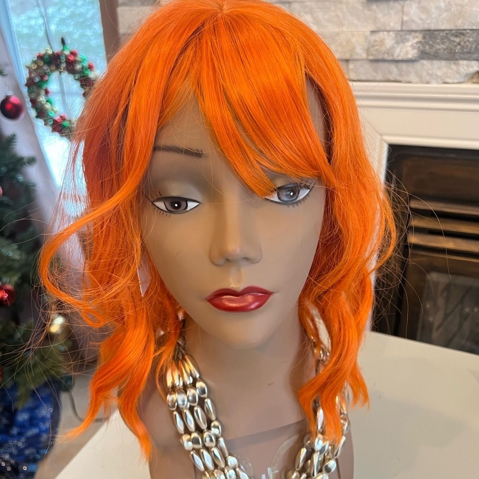 & Other Stories Vibrant Orange Wig – Short Wavy Synthetic Hair Size ONE SIZE - 2 Thumbnail