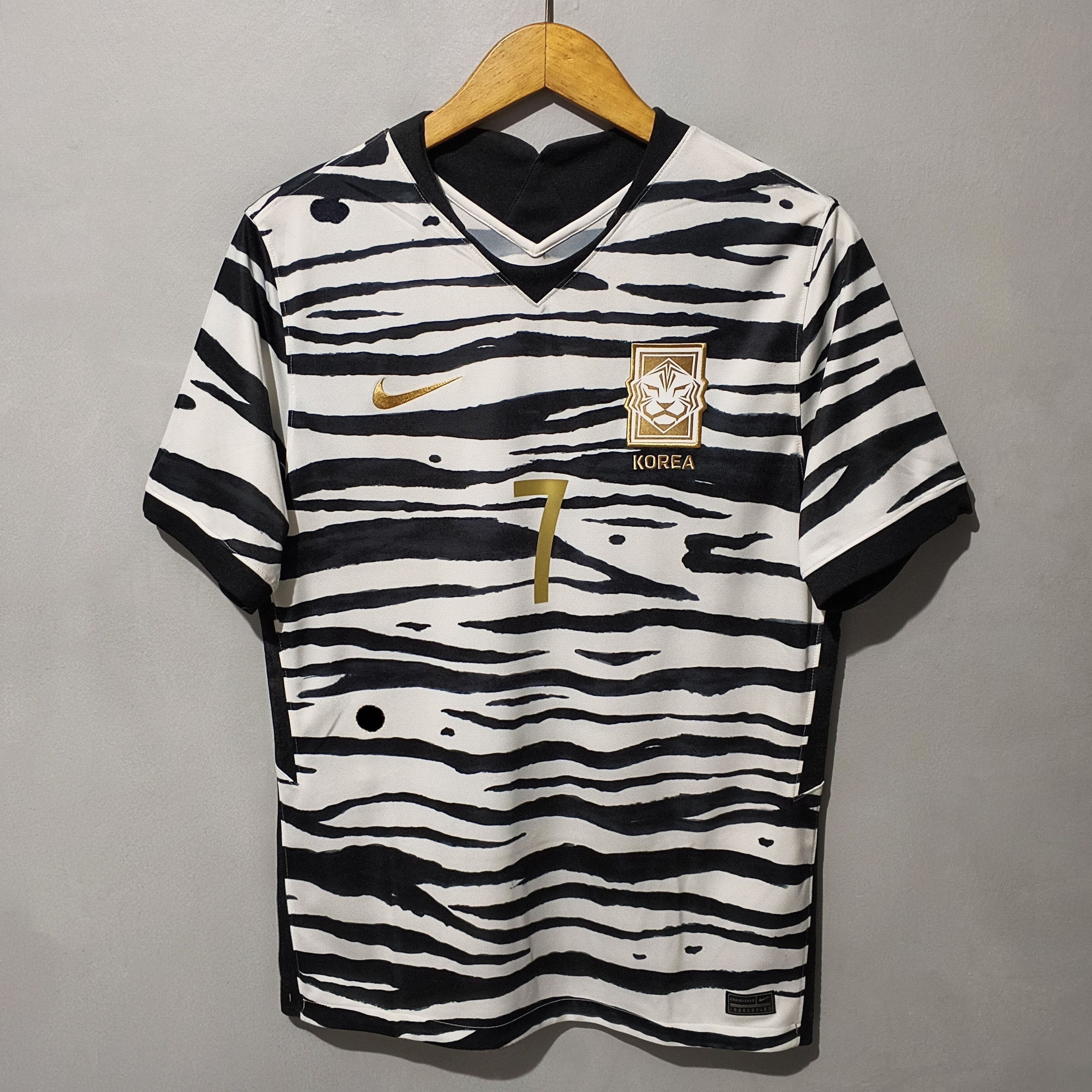 Nike South Korea 2020-2021 Away Jersey Son Heung-min Size US XL / EU 56 / 4 - 1 Thumbnail