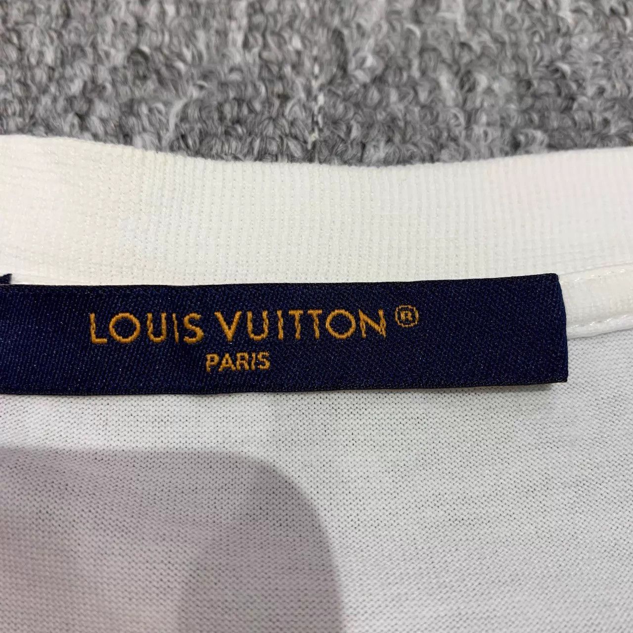 Louis Vuitton LV White Embroidered Mini Logo Short Tee L 95 New Size L / US 10 / IT 46 - 4 Thumbnail