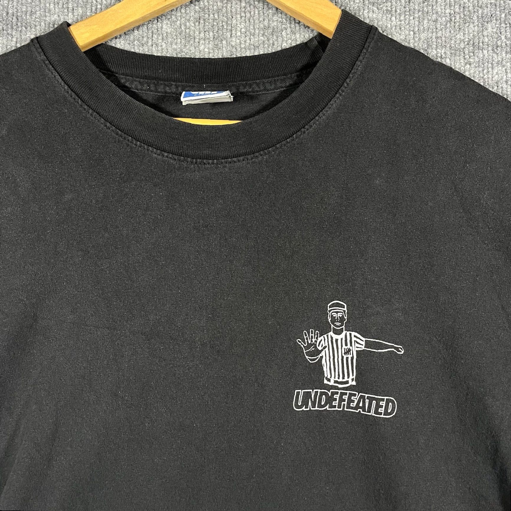 Undefeated Undefeated 5 Strikes Black Graphic T-Shirt Mens XL Streetwear Football Referee Shirt Size US XL / EU 56 / 4 - 4 Thumbnail