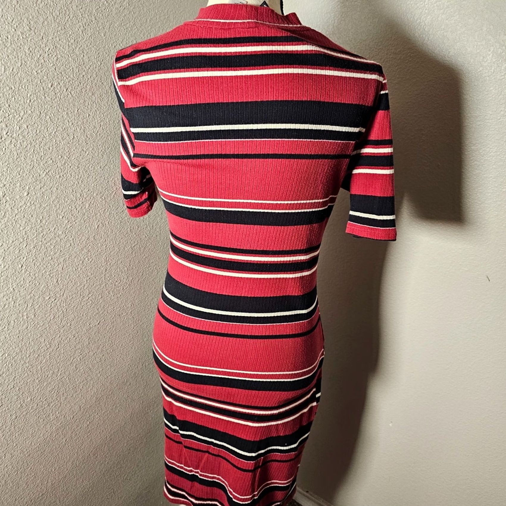 H&M Divided by H&M Dress Women Red Striped 3/4 Sleeve Round Neck Holiday Size 14 Size XL / US 12-14 / IT 48-50 - 3 Thumbnail