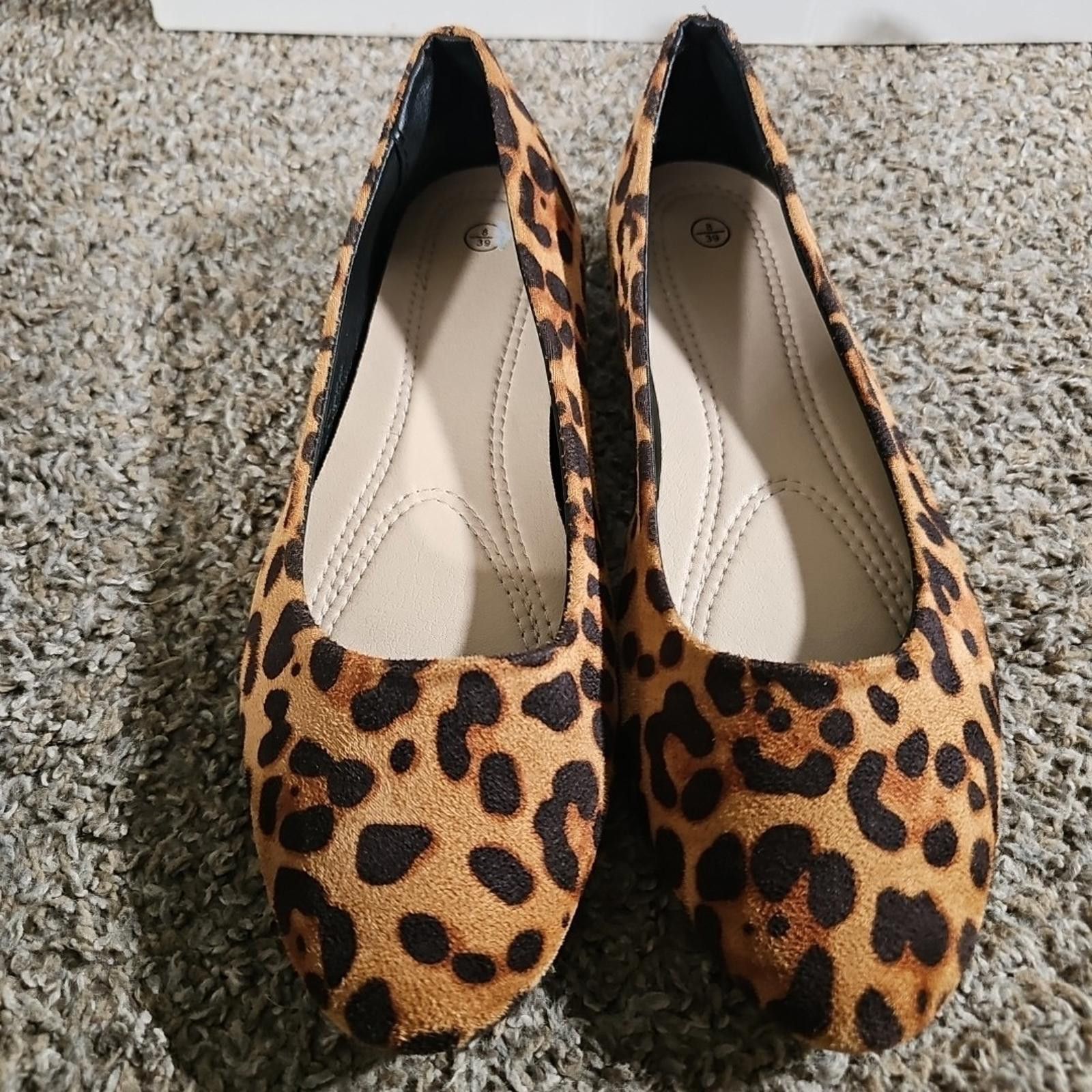 The Unbranded Brand No Brand Leopard Cheetah Print Flats Sz US 8 EUR 39 Size US 8 / IT 38 - 2 Thumbnail