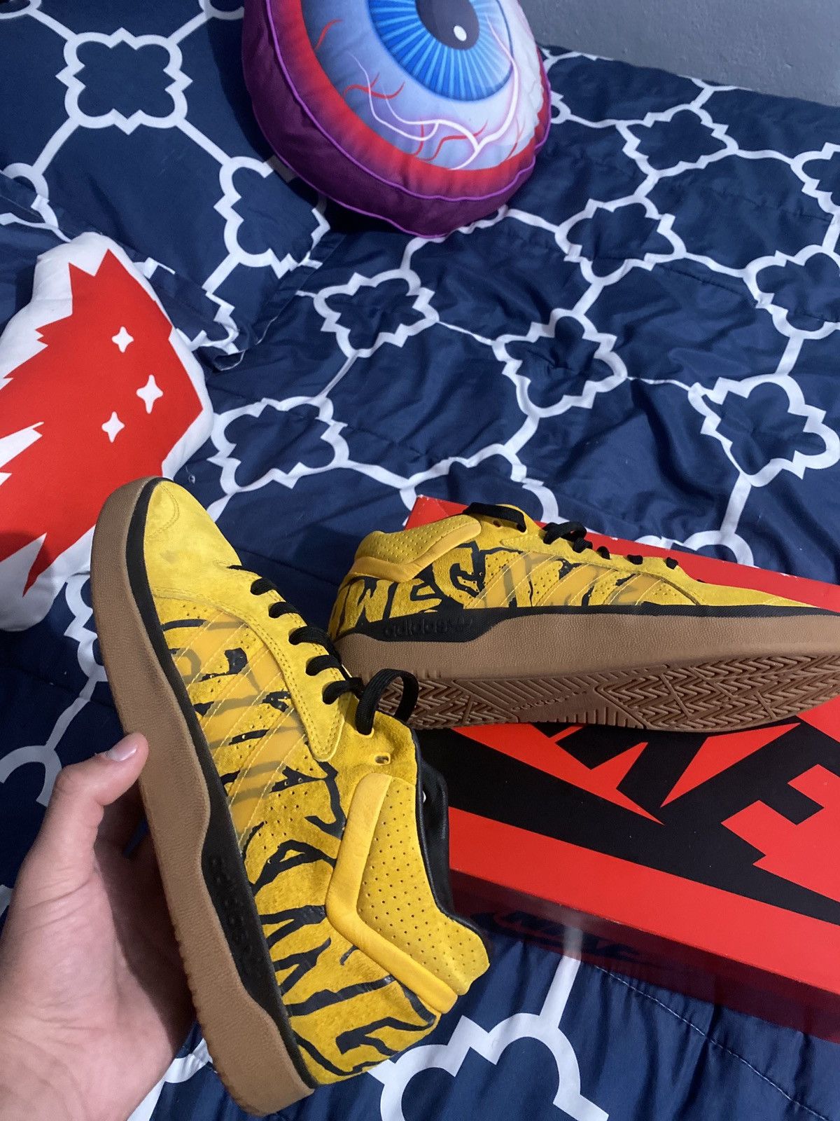 Adidas FAxTYSHAWN *RARE* Size US 10.5 / EU 43-44 - 2 Thumbnail