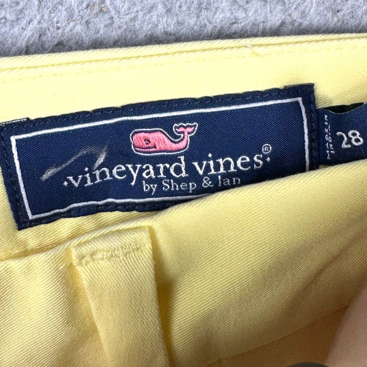 Vineyard Vines Vineyard Vines Mens Breaker Shorts Khaki Yellow Flat Front 28X9 Pockets Logo NEW Regular Inseam 9 Mens Size US 28 / EU 44 - 3 Thumbnail
