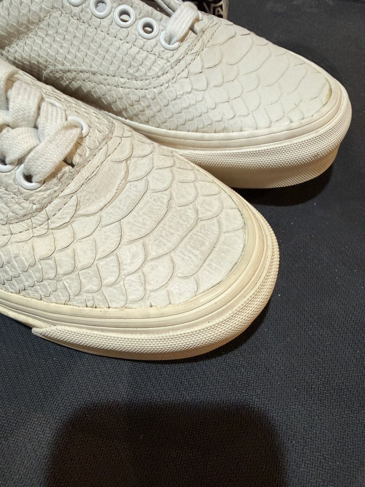 Vans × Wtaps VANS x WTAPS OG ERA LX ANACONDA WHITE SZ 6.5 Size US 6.5 / EU 39-40 - 6 Thumbnail