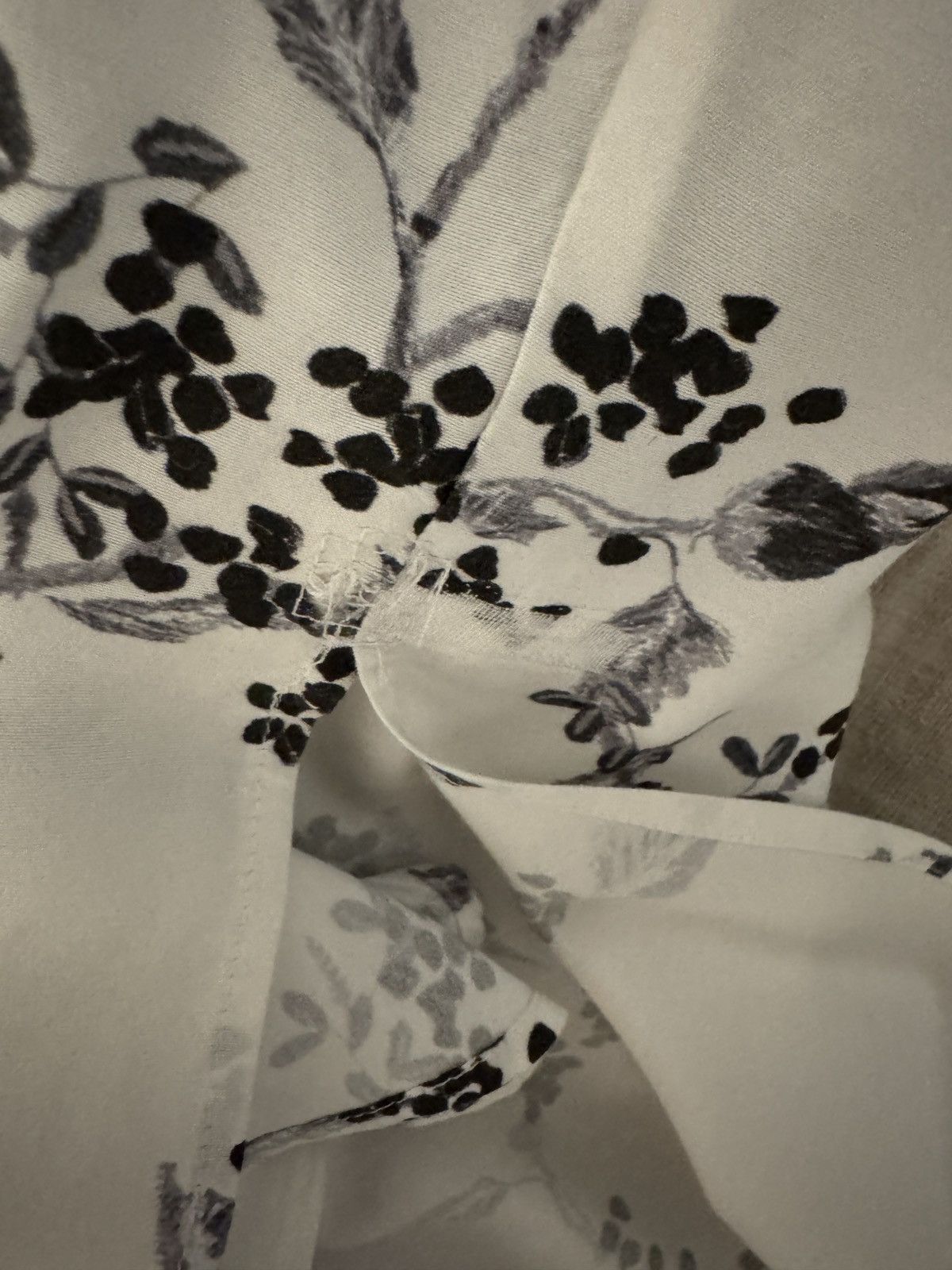 Ann Demeulemeester Ss18 rare Oversized silk blossom print shirt Size US M / EU 48-50 / 2 - 6 Thumbnail