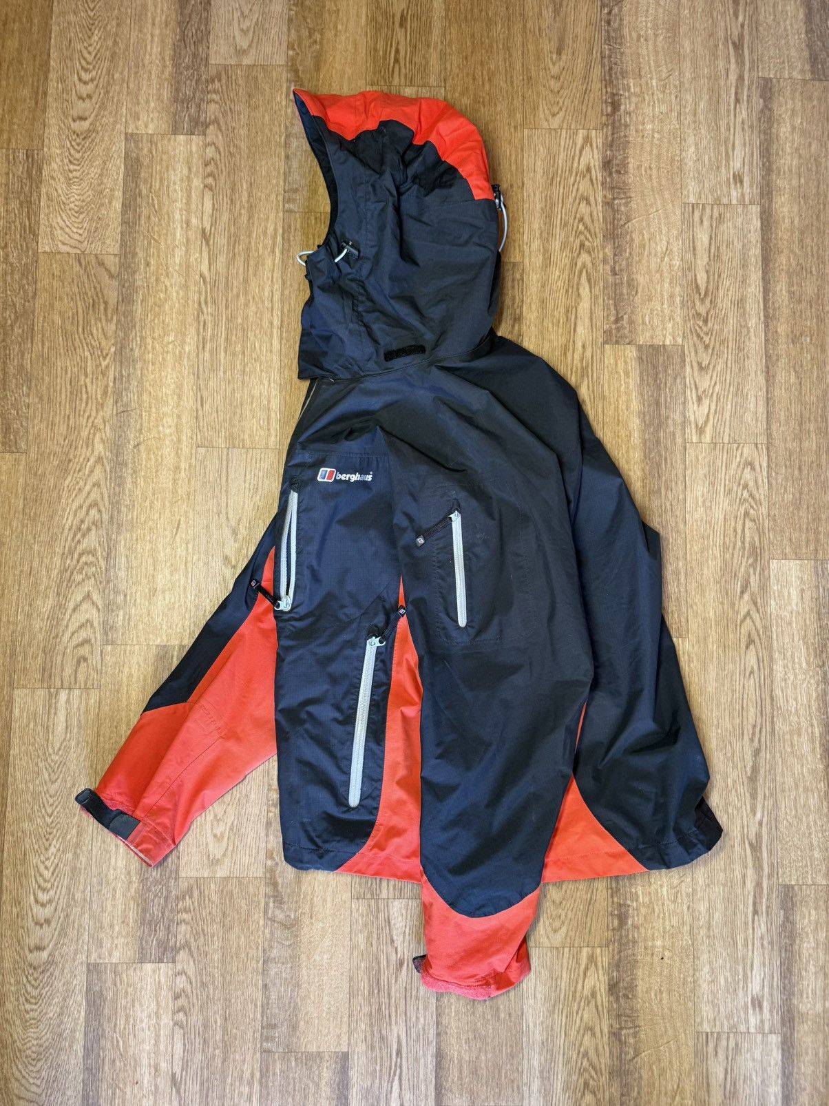 Berghaus Berghaus Gore-Tex Pro Jacket S Size Men Orange-black Outdoor Size US S / EU 44-46 / 1 - 1 Thumbnail