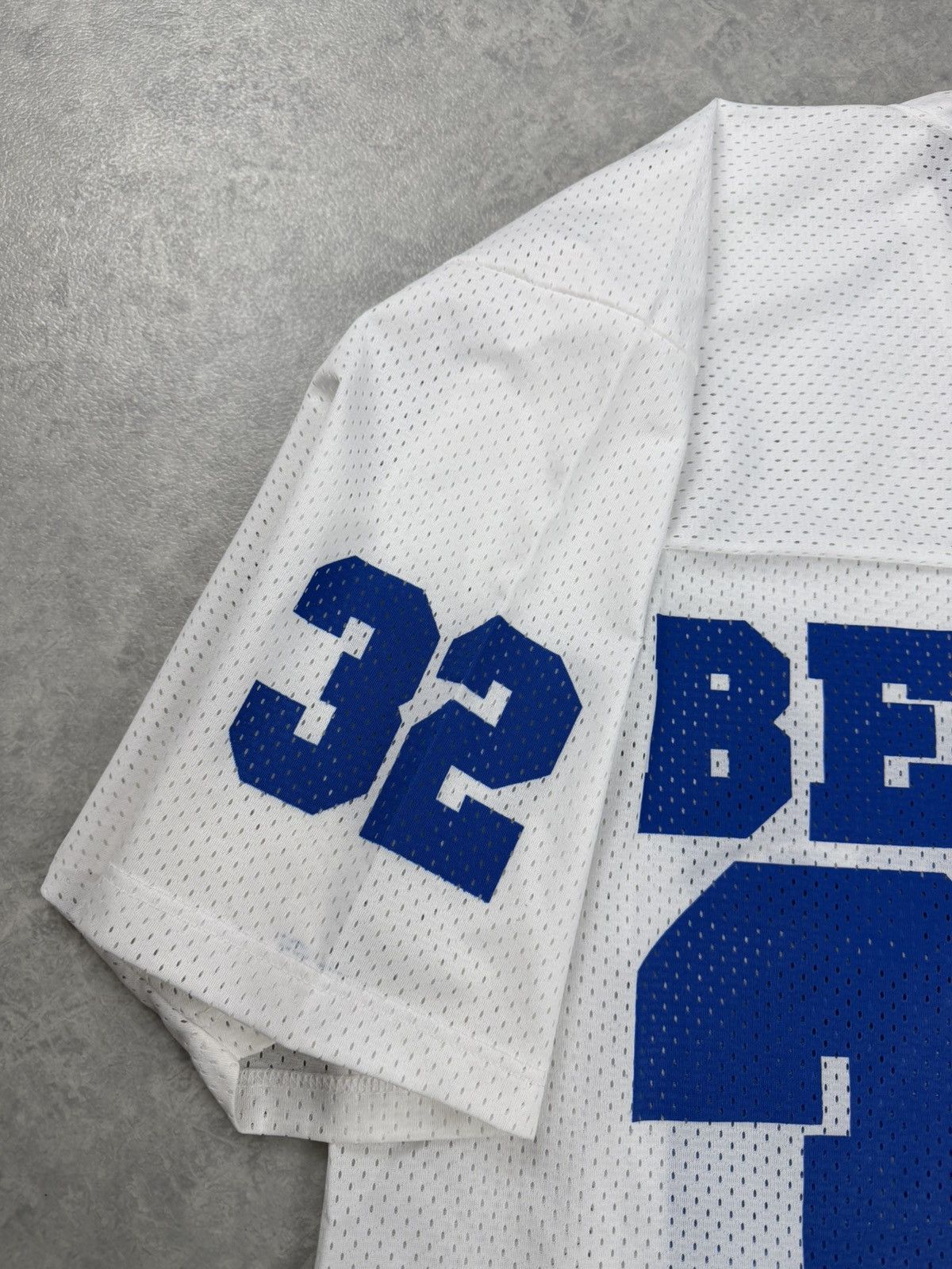 NFL Vintage NFL Chicago Bears #32 Mesh Football Jersey White USA Size US XL / EU 56 / 4 - 12 Thumbnail