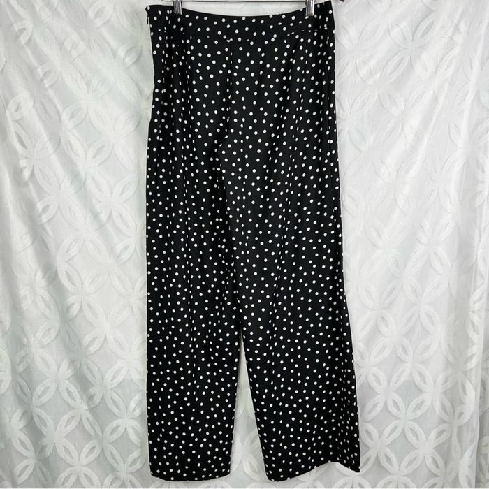 Capris By White House Black Market Size: 2