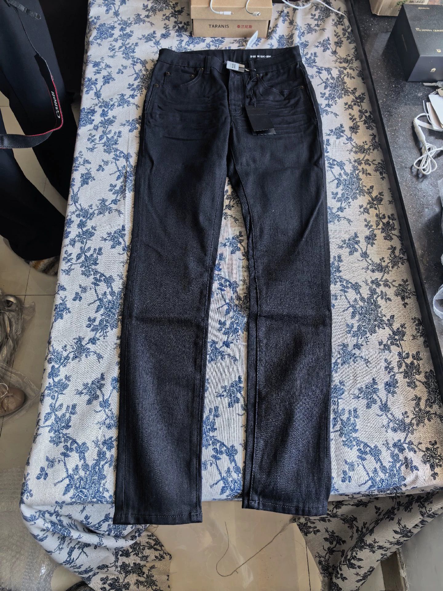 Saint Laurent Paris Saint Laurent Black Jeans 27 Size US 27 - 1 Thumbnail