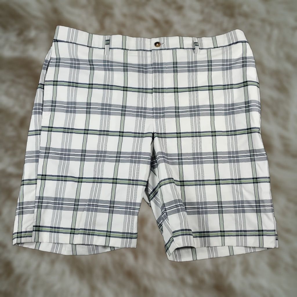 Vintage Greg Norman Shorts Adult 40 White Plaid Pleated Chinos Casual Mens Size US 40 / EU 56 - 1 Thumbnail