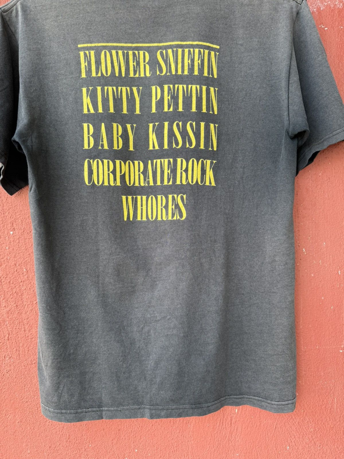 Band Tees Vintage Grunge Trash Y2K Sunfaded Nirvana Smiley 2003©️ Size US S / EU 44-46 / 1 - 11 Thumbnail