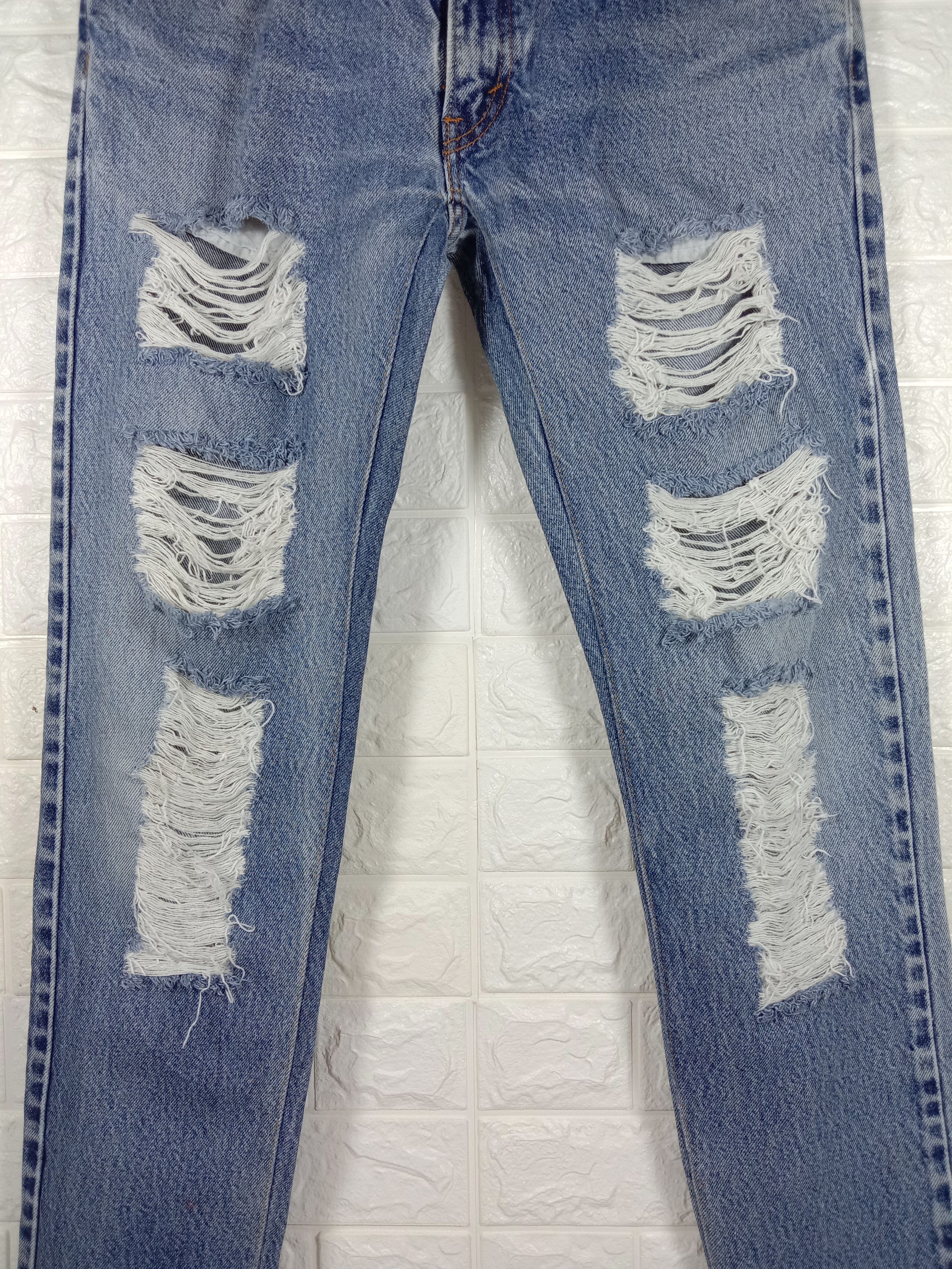 Levi's Vintage Levi’s 505 Ripped Jeans Distressed Denim Size US 33 - 2 Thumbnail