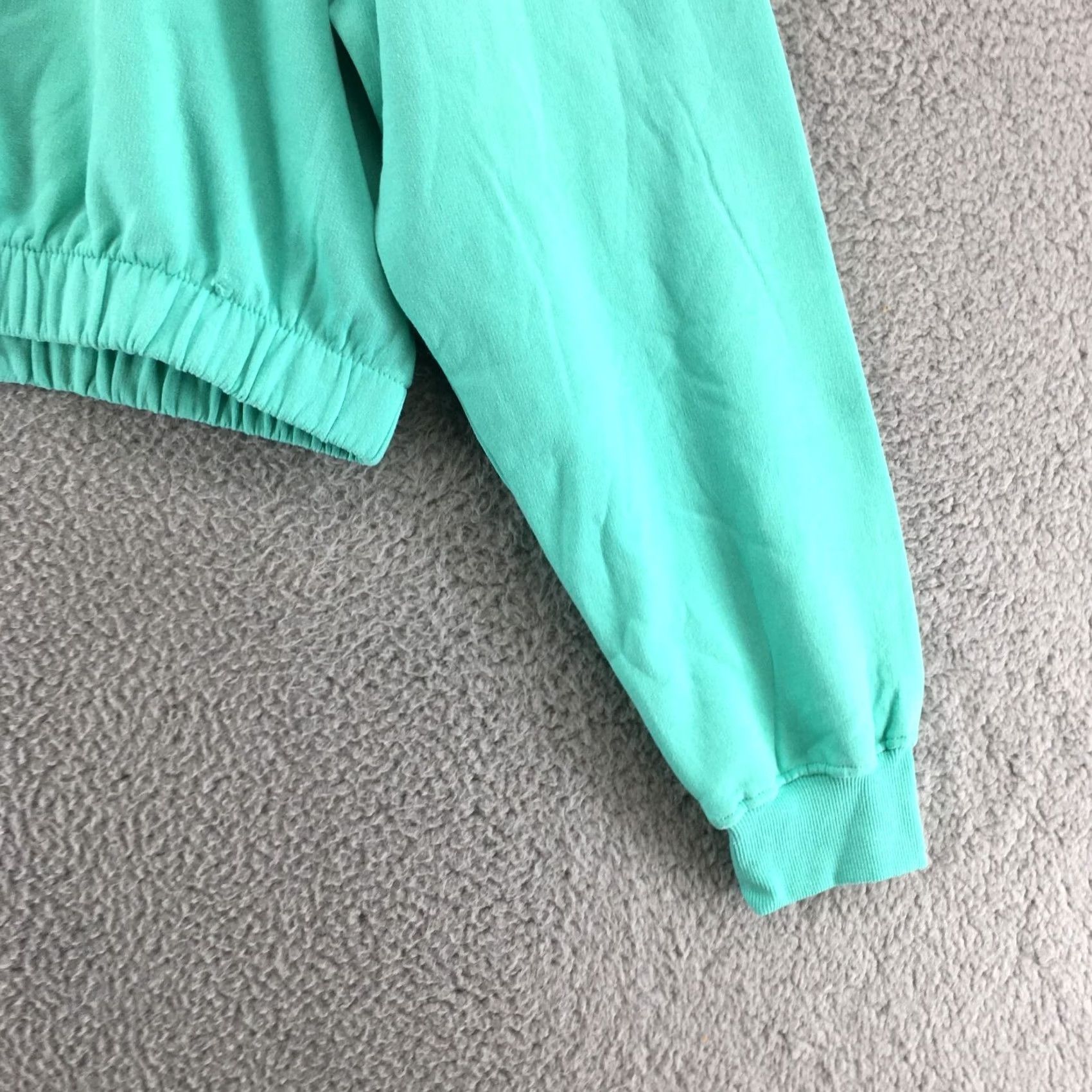 Lucky Brand IML Lucky Clover Leaf Cropped Sweatshirt Womens XL Green Elastic Waist Bant NWT Size XL / US 12-14 / IT 48-50 - 3 Thumbnail