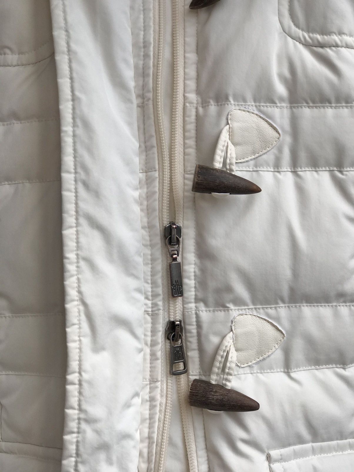 Moncler × Vintage Vintage Moncler Down Puffer Cream Jacket for Girls Size XXS / US 00 / IT 34 - 7 Thumbnail