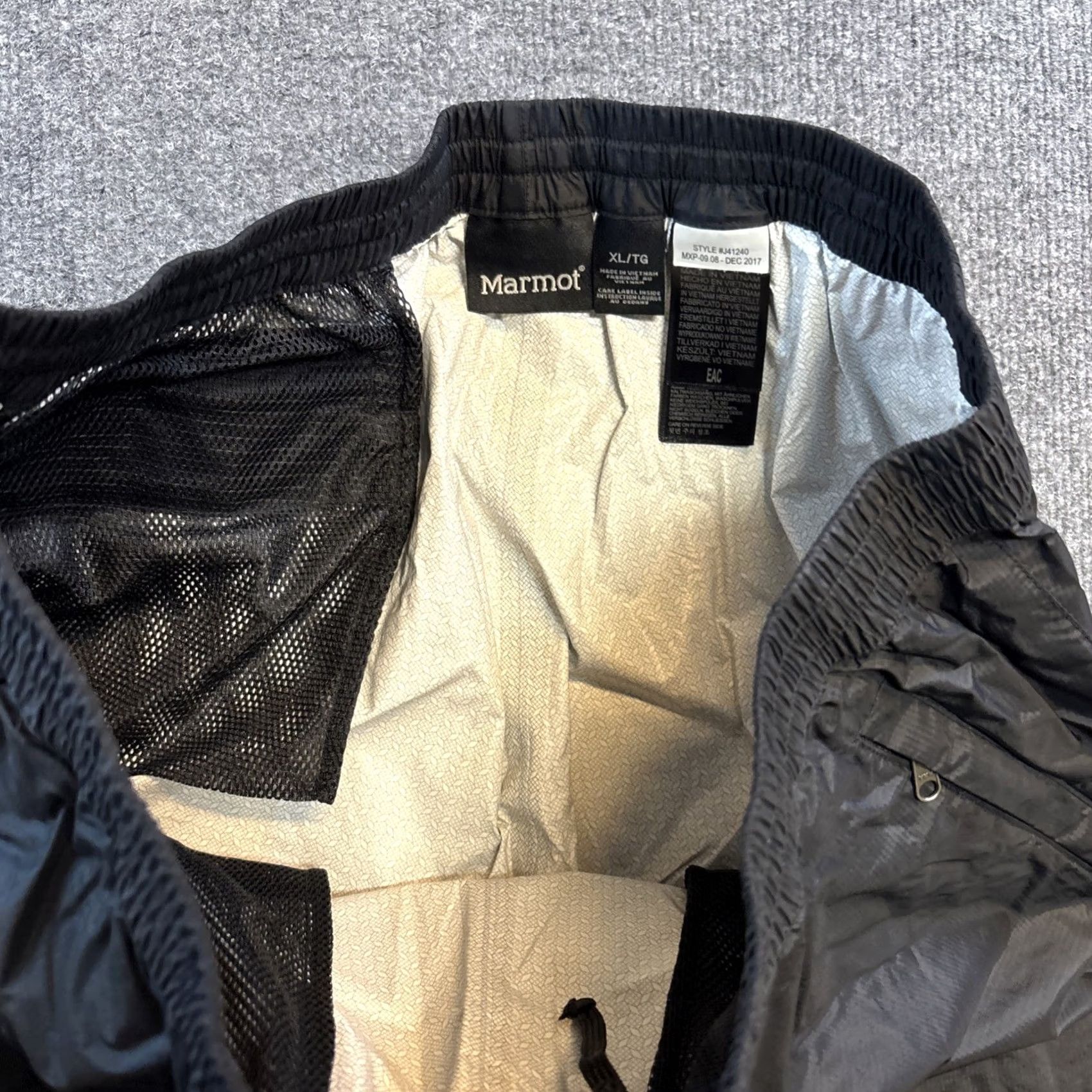 Marmot VINTAGE? No. Marmot Nylon RainPants Elastic Waist Zip Break Away Sides Sz XL Waterproof Pants Mens Black XL Marmot Rain Pants Outdoor Indoor? Size US 36 / EU 52 - 3 Thumbnail