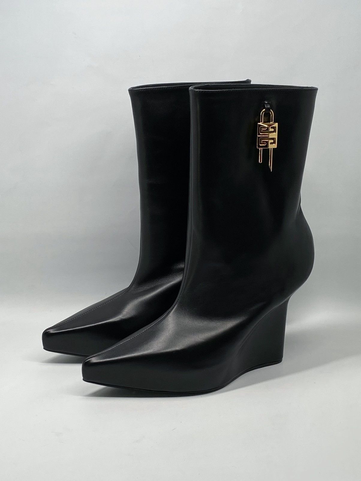 Givenchy Givenchy G-Lock Ankle Boots in Leather size 38 Size US 8 / IT 38 - 1 Thumbnail