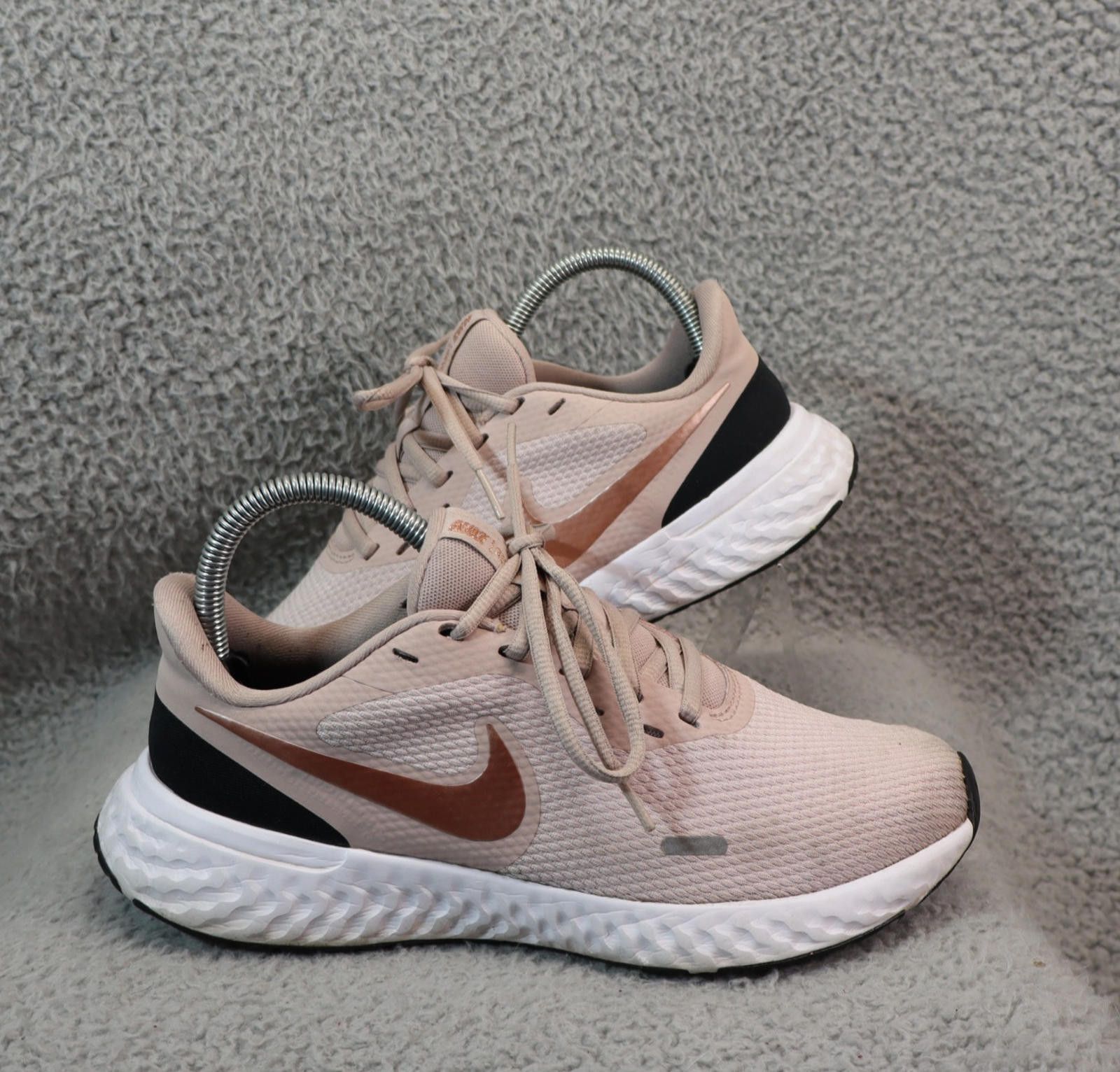 Nike Nike Womens Revolution 5 BQ3207-600 Pink Running Size 8 Size US 8 / IT 38 - 1 Thumbnail